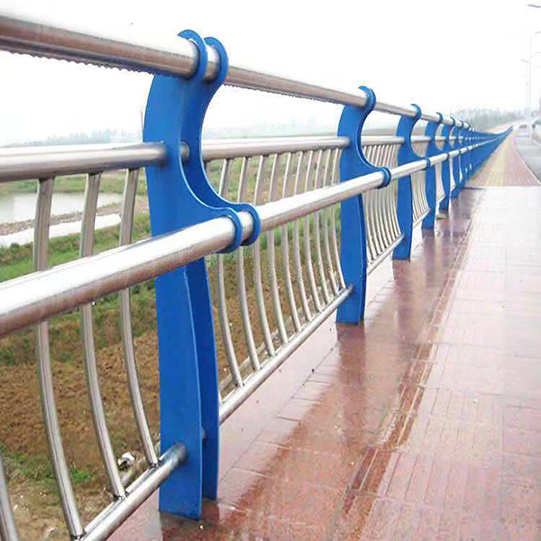 道路、橋梁不銹鋼復合管11.jpg 道路、橋梁不銹鋼復合管11.jpg